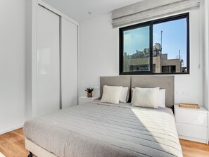 아파트, 침실 2개, 발코니 | 2 개의 침실