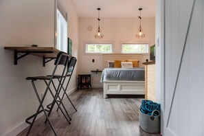 1 bedroom, travel cot, WiFi, bed sheets