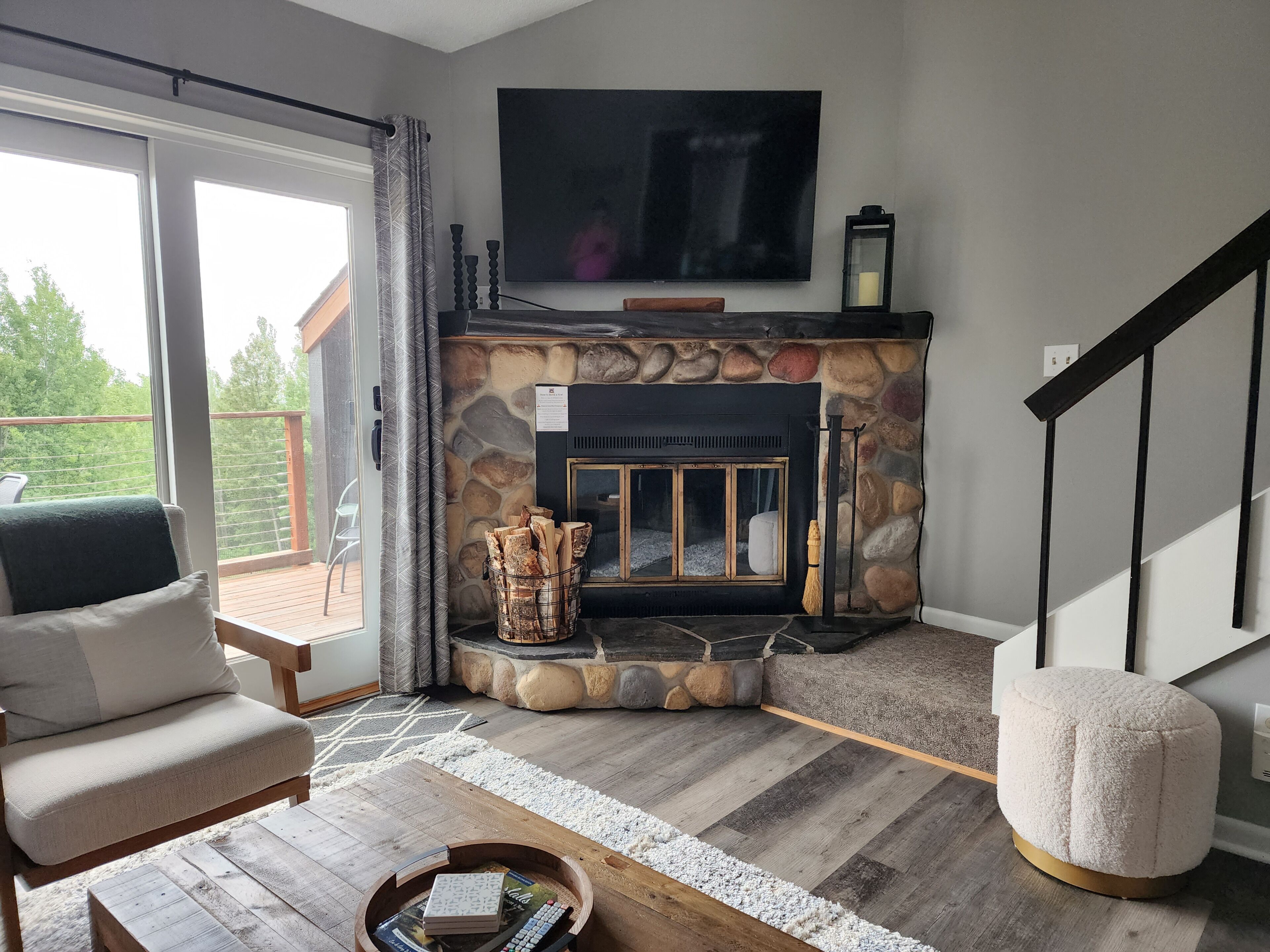 Smart TV, fireplace, table tennis, books