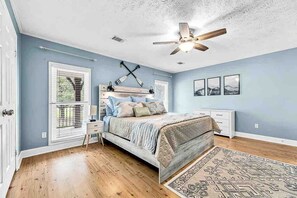 4 bedrooms, desk, iron/ironing board, travel cot