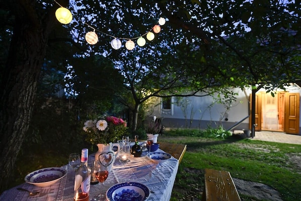 Outdoor dining