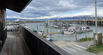 Beautiful Homer Spit Vacation Rental Overlooking Harbor