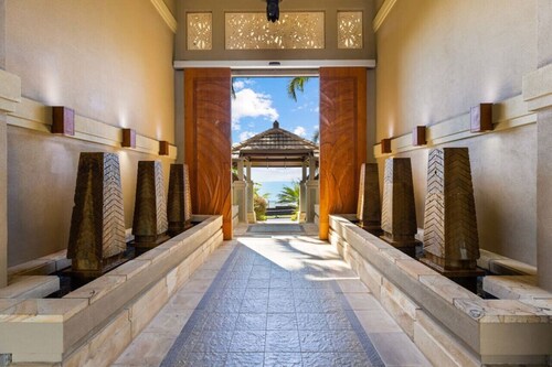 Luxury Garden Penthouse with Breathtaking Ocean Views