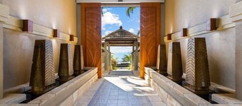 Luxury Garden Penthouse with Breathtaking Ocean Views