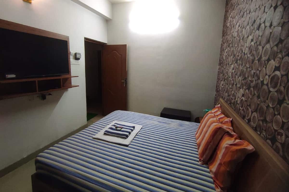 1 slaapkamer, lakens van Egyptisch katoen, luxe beddengoed, een bureau