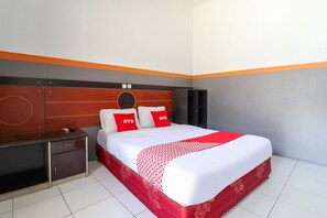 Standard Double Room - Hotel O Garut near Alun-Alun Tarogong formerly Wisma Etiga (Garut)