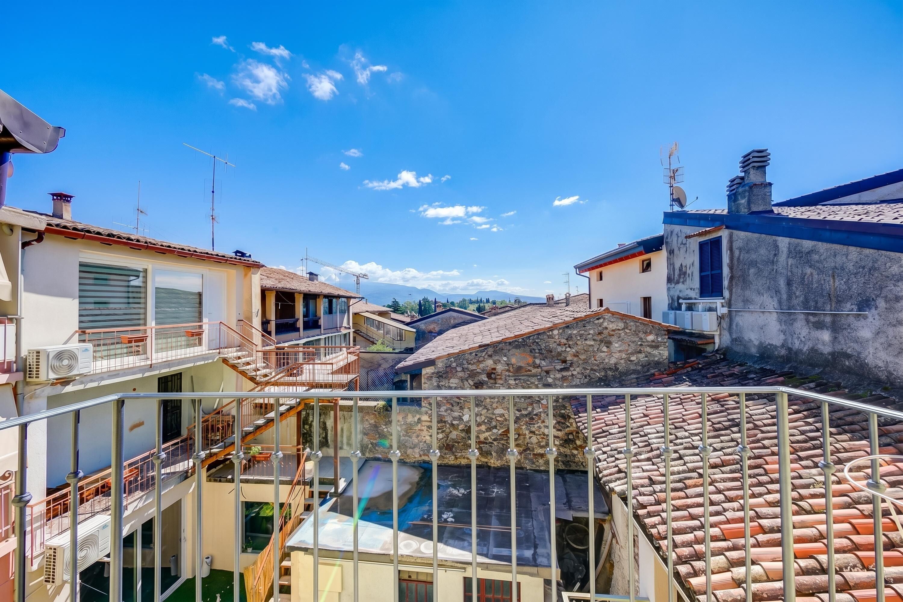 Family Apartment, Multiple Bedrooms, 2 Bathrooms (Henry-Historic Center 300m From Lake) | Property grounds