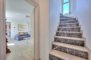 Departamento familiar, varias habitaciones, 2 baños (Henry-Historic Center 300m From Lake) | Interior