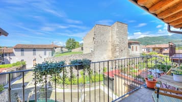 Familienapartment, Mehrere Schlafzimmer, 2 Bäder (Henry-Historic Center 300m From Lake) | Unterkunftsgelände