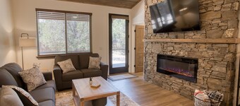 NEW Show Low Retreat