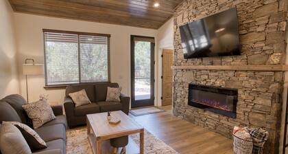 NEW Show Low Retreat