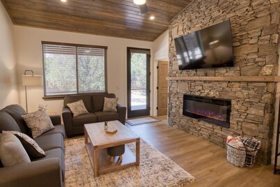 NEW Show Low Retreat