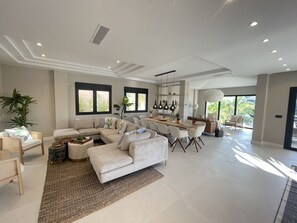 Interior - NEW! LUXURY VILLA | 7 BEDROOMS | POOL | GYM | SPA (Elviria)