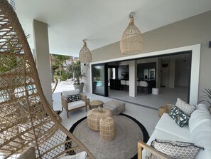 Smart TV, fireplace, ping pong, music library - NEW! LUXURY VILLA | 7 BEDROOMS | POOL | GYM | SPA (Elviria)