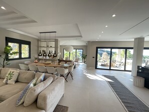 Interior - NEW! LUXURY VILLA | 7 BEDROOMS | POOL | GYM | SPA (Elviria)
