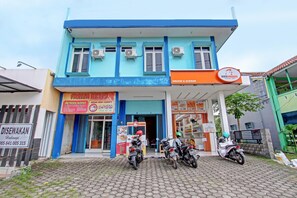 Front of property - OYO 91960 Fariza House Syariah  (Kendal)