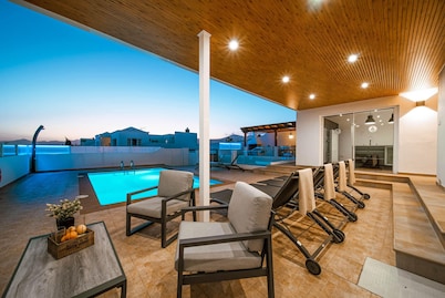 CARTAMAR by Buenavilla | Refurbished villa with lots of outdoor space