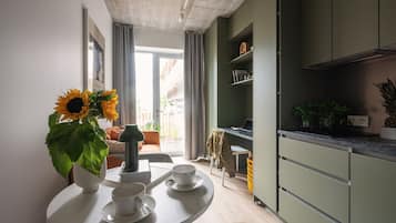 Basic Studio | 1 bilik tidur, meja, ruang kerja komputer riba, seterika/papan seterika