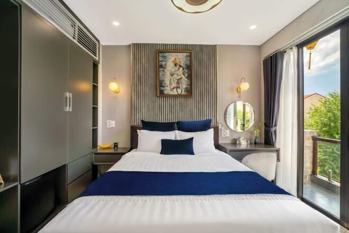 1 bedroom, free minibar items, in-room safe, individually furnished