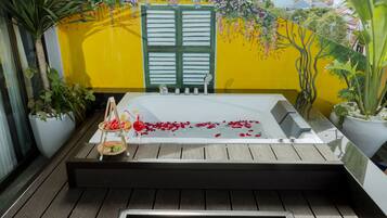 Bồn tắm spa riêng