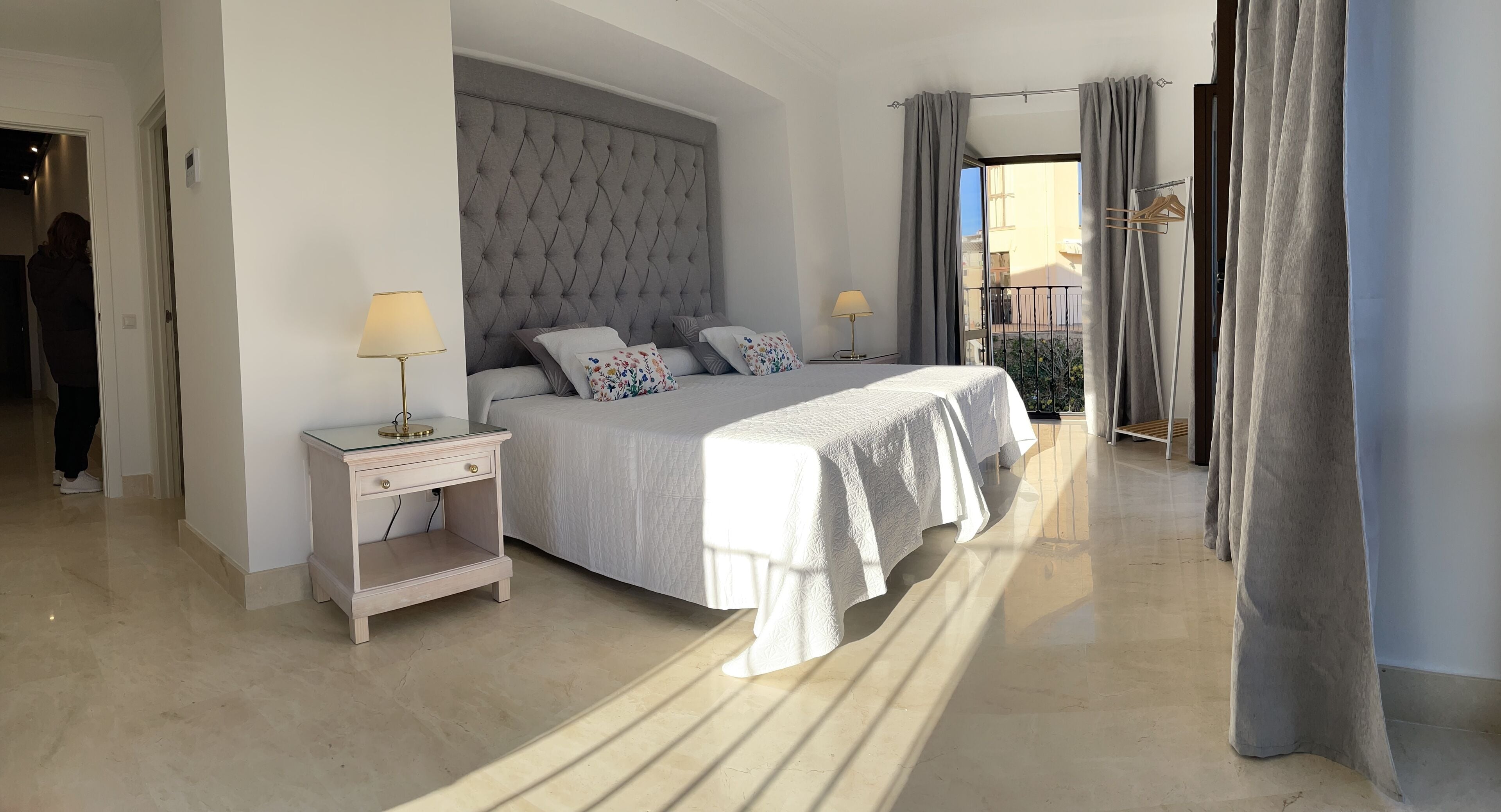 Premium bedding, down duvets, free WiFi, bed sheets