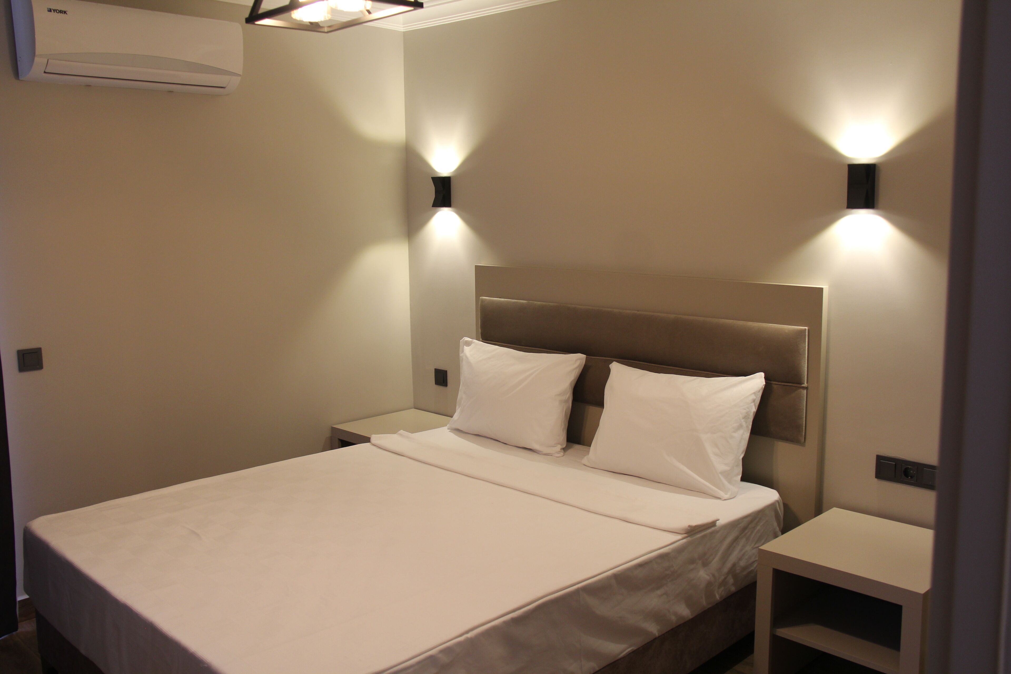 Dobbeltrom – standard | Sengetøy av topp kvalitet, minibar, skrivebord og lydisolert