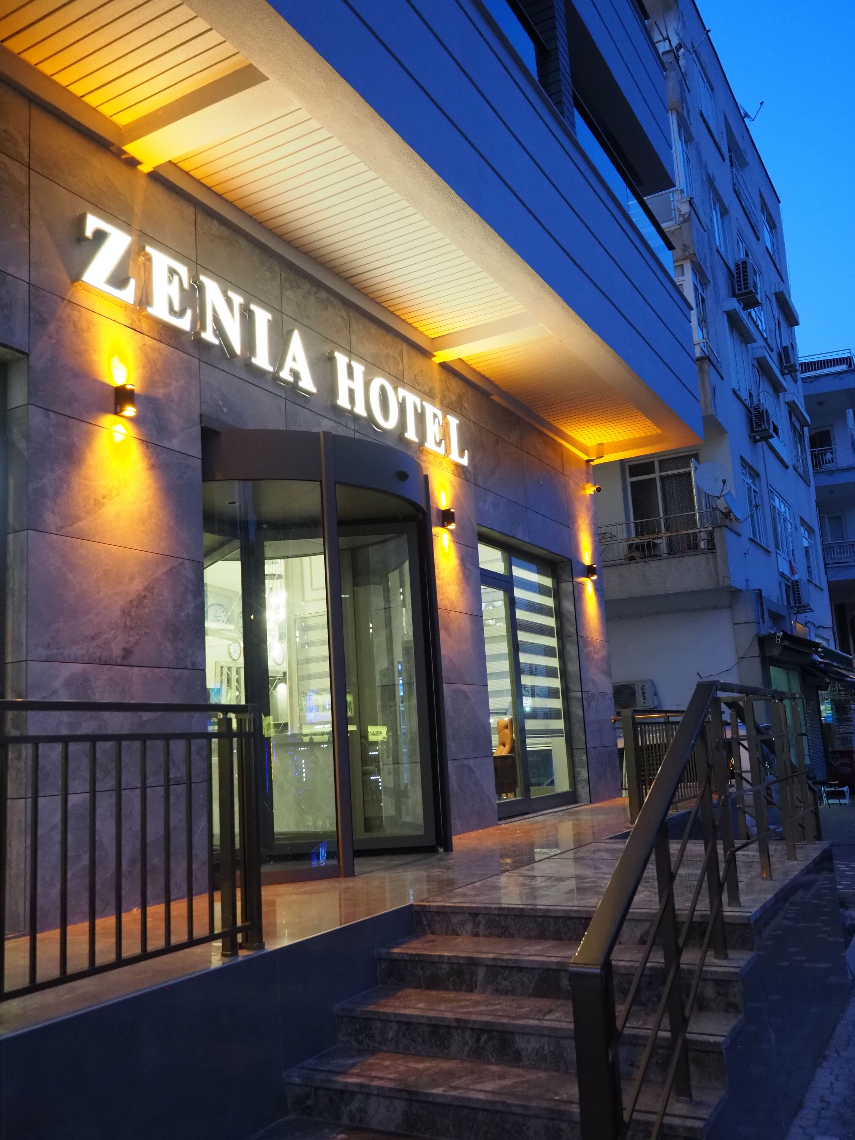 Foto - Zenia Otel