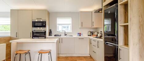 Fridge, oven, stovetop, toaster