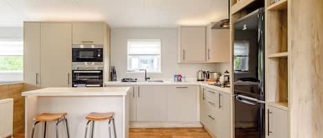 Fridge, oven, stovetop, toaster