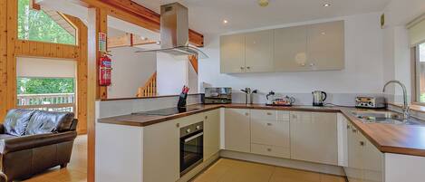 Réfrigérateur, four, plaque de cuisson, lave-vaisselle