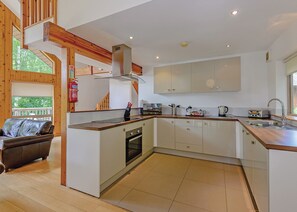 Fridge, oven, stovetop, dishwasher - A superbly appointed impressive two storey luxury lodge. (Llangollen)