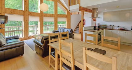 A superbly appointed impressive two storey luxury lodge.