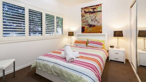 2 chambres, fer et planche à repasser, accès Internet, draps fournis