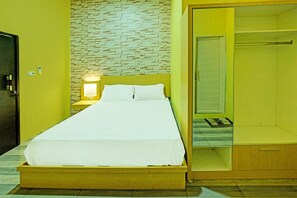 Free WiFi, bed sheets - Hotel O Callista Homestay Near RSUD Prof. Dr. H. M. Anwar Makkatutu (Bantaeng)
