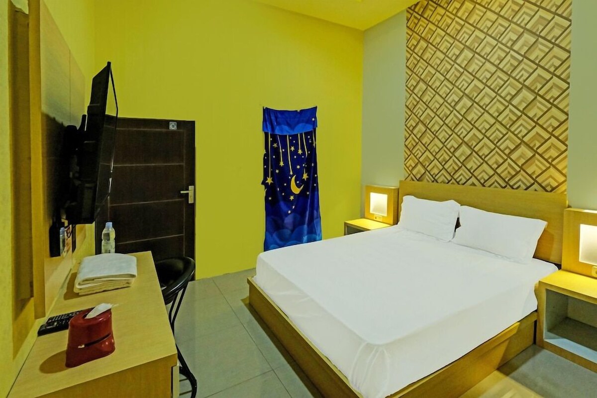 WiFi (free), bed sheets