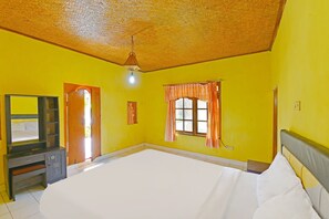 Habitación doble estándar | Escritorio, espacio para trabajar con laptop y wifi gratis 