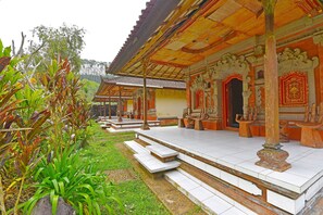 Fachada da propriedade