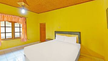 Standard Double Room | Desk, laptop workspace, free WiFi, bed sheets