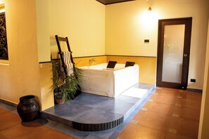 Bungalow Suite | Jetted tub