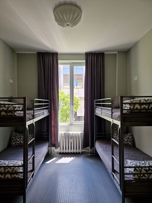 Gemeinsamer Premium-Schlafsaal (4 Beds)