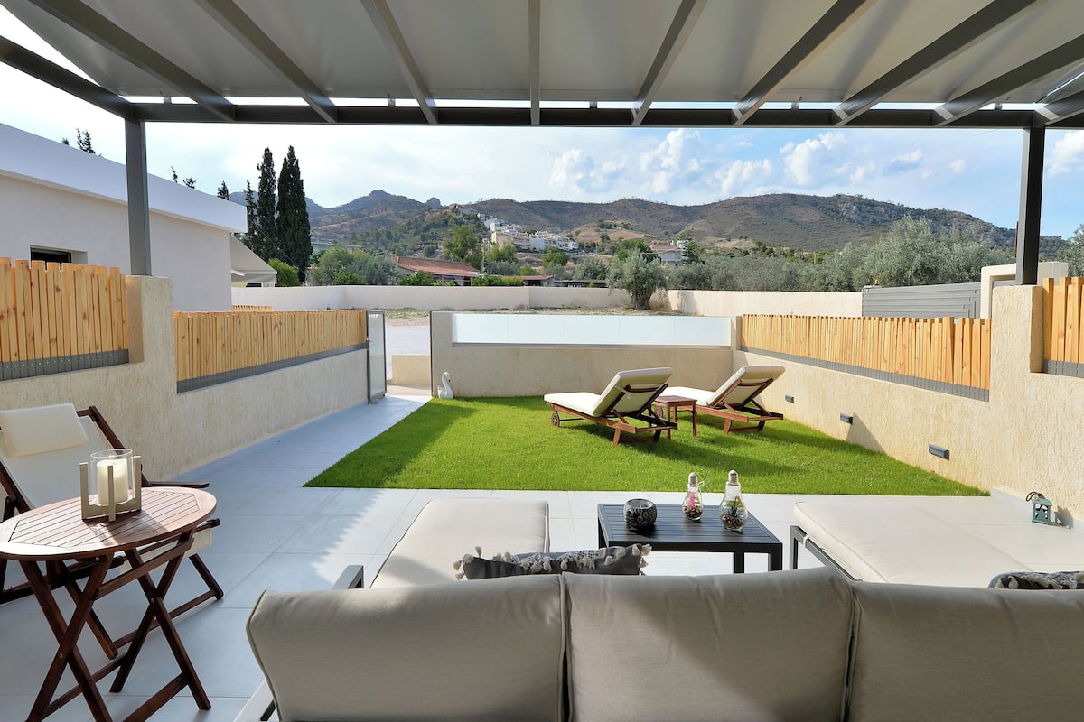 Deluxe Room, 1 Double Bed with Sofa bed, Mountain View, Ground Floor | Terrace/patio