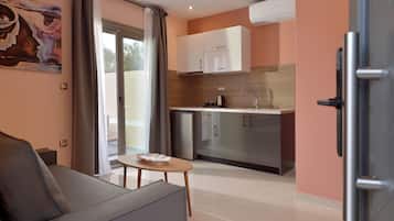 Executive Double Room, 1 Double Bed with Sofa bed, Non Smoking, Ground Floor | 1 bedroom, premium bedding, pillowtop beds, individually decorated