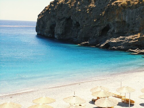 Dreamy South Apartment mit Meerblick & Pool – Obergeschoss, Frangokastello Kreta