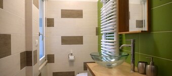 LondonSuite - Romantic Ground-Floor Apartment with Charming Private Garden