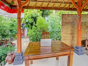 Reception - OYO 91965 Swan Homestay (Labuhan Pandan)