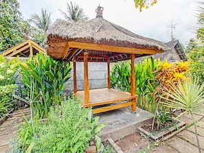 Garden - OYO 91965 Swan Homestay (Labuhan Pandan)