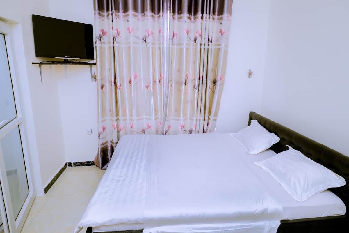 City Single Room, 1 Twin Bed | Desk, laptop workspace, free WiFi, bed sheets