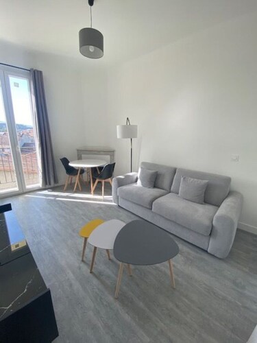 BEL APPARTEMENT CENTRE AUBAGNE CLIMATISE