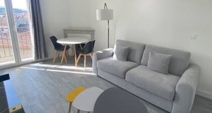 BEL APPARTEMENT CENTRE AUBAGNE CLIMATISE