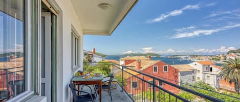 Appartement Standard, plusieurs chambres, 2 salles de bains (Enolabee Harbour View Apartment) | Restauration en plein air
